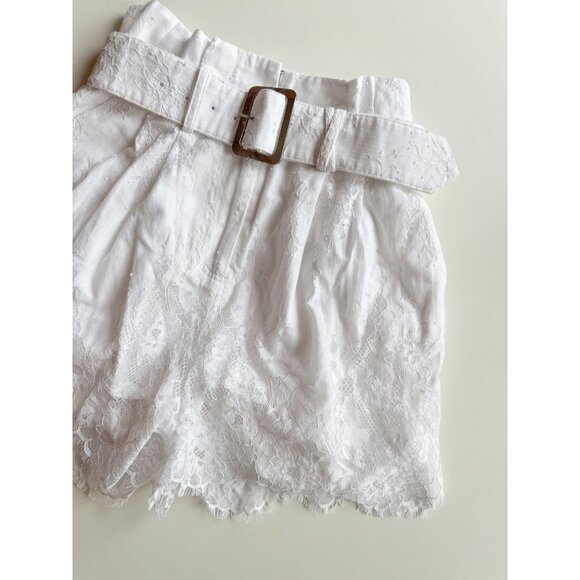 SELF PORTRAIT White Lace Belted Scalloped Pleated Paperbag Waist Shorts, Size 2 - Picture 6 of 16